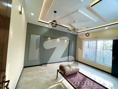 فیصل ٹاؤن فیز 1 - بلاک سی فیصل ٹاؤن فیز 1,فیصل ٹاؤن - ایف ۔ 18,اسلام آباد میں 6 کمروں کا 8 مرلہ مکان 3.85 کروڑ میں برائے فروخت۔