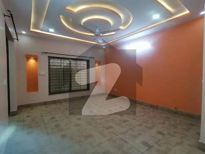 واپڈا ٹاؤن فیز 2 واپڈا ٹاؤن,ملتان میں 6 کمروں کا 1 کنال مکان 5.5 کروڑ میں برائے فروخت۔