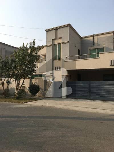 عسکری 11 ۔ سیکٹر بی عسکری 11,عسکری,لاہور میں 4 کمروں کا 10 مرلہ مکان 4.75 کروڑ میں برائے فروخت۔