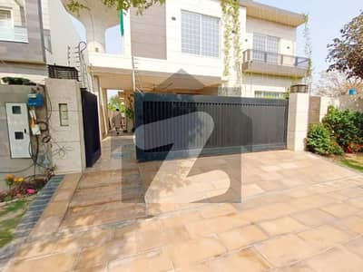 ڈی ایچ اے فیز 6 ڈیفنس (ڈی ایچ اے),لاہور میں 5 کمروں کا 1 کنال مکان 3.0 لاکھ میں کرایہ پر دستیاب ہے۔ ڈی ایچ اے فیز 6 ڈیفنس (ڈی ایچ اے),لاہور میں 5 کمروں کا 1 کنال مکان 3.0 لاکھ میں کرایہ پر دستیاب ہے۔