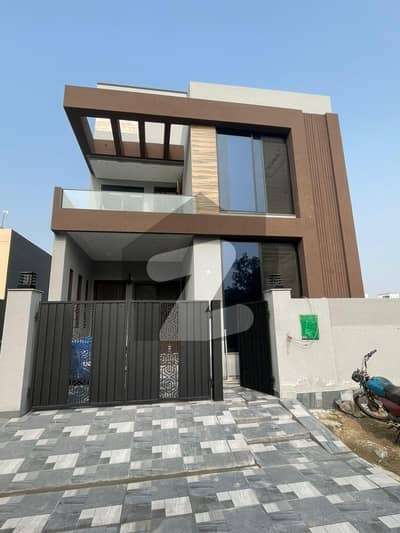 او ایل سی ۔ بلاک اے اوورسیز لو کاسٹ,بحریہ آرچرڈ فیز 2,بحریہ آرچرڈ,لاہور میں 3 کمروں کا 5 مرلہ مکان 1.8 کروڑ میں برائے فروخت۔