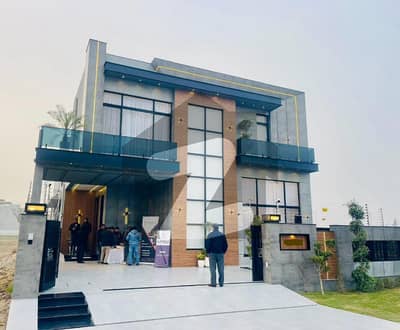 ڈی ایچ اے فیز 7 ڈیفنس (ڈی ایچ اے),لاہور میں 5 کمروں کا 1 کنال مکان 10.25 کروڑ میں برائے فروخت۔