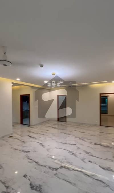 عسکری 11 - سیکٹر ڈی عسکری 11,عسکری,لاہور میں 3 کمروں کا 18 مرلہ فلیٹ 4.1 کروڑ میں برائے فروخت۔