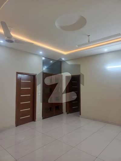 اتحاد ٹاؤن فیز ١ اتحاد ٹاؤن,رائیونڈ روڈ,لاہور میں 3 کمروں کا 10 مرلہ بالائی پورشن 90.0 ہزار میں کرایہ پر دستیاب ہے۔