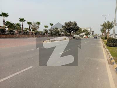 Prime Location Residential Plot Of 1 Kanal Available For sale In Royal Palm City