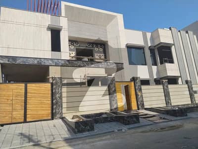 گلستانِِ جوہر ۔ بلاک 16 گلستانِ جوہر,کراچی میں 6 کمروں کا 16 مرلہ مکان 15.0 کروڑ میں برائے فروخت۔