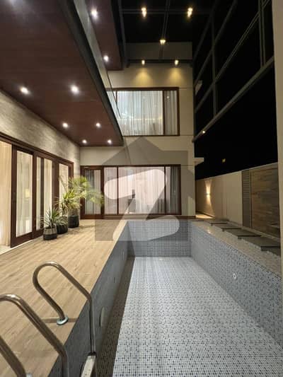 ڈی ایچ اے فیز 8 ڈی ایچ اے ڈیفینس,کراچی میں 6 کمروں کا 1 کنال مکان 22.4 کروڑ میں برائے فروخت۔