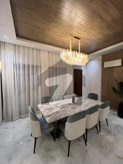 ڈی ایچ اے فیز 8 ڈی ایچ اے ڈیفینس,کراچی میں 6 کمروں کا 1 کنال مکان 24.0 کروڑ میں برائے فروخت۔