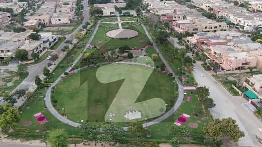 ڈی ایچ اے فیز 4 - بلاک ڈیڈی فیز 4,ڈیفنس (ڈی ایچ اے),لاہور میں 10 مرلہ رہائشی پلاٹ 3.75 کروڑ میں برائے فروخت۔