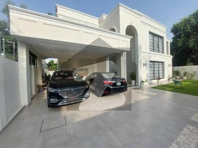 1 KANAL OLD BUT LIKE A BRAND NEW HOUSE FOR SALE