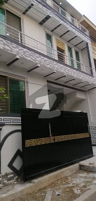 TRIPLE STOREY HOUSE FOR SALE ON INVESTOR PRICE