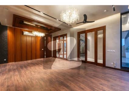 ڈی ایچ اے فیز 7 - بلاک ایس فیز 7,ڈیفنس (ڈی ایچ اے),لاہور میں 5 کمروں کا 1 کنال مکان 15.0 کروڑ میں برائے فروخت۔