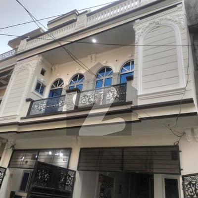 مرغزار آفیسرز کالونی لاہور میں 4 کمروں کا 2 مرلہ مکان 1.35 کروڑ میں برائے فروخت۔