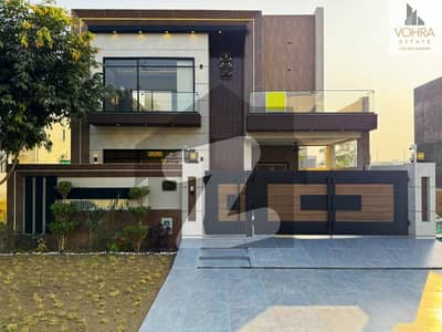 ڈی ایچ اے فیز 7 - بلاک یو فیز 7,ڈیفنس (ڈی ایچ اے),لاہور میں 4 کمروں کا 10 مرلہ مکان 5.95 کروڑ میں برائے فروخت۔