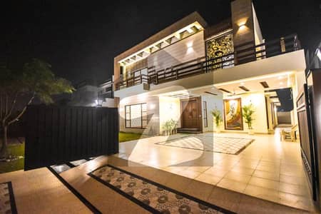 ڈی ایچ اے فیز 7 ڈیفنس (ڈی ایچ اے),لاہور میں 5 کمروں کا 10 مرلہ مکان 4.9 کروڑ میں برائے فروخت۔