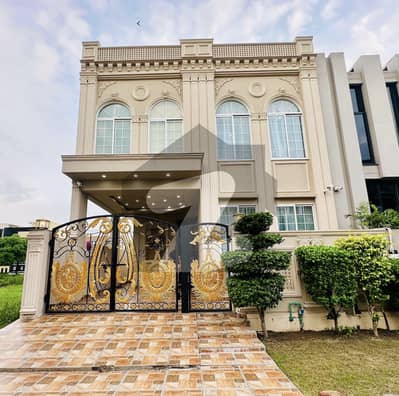 ڈی ایچ اے فیز 6 ڈیفنس (ڈی ایچ اے),لاہور میں 3 کمروں کا 5 مرلہ مکان 2.65 کروڑ میں برائے فروخت۔