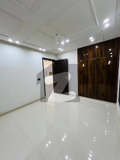 پارک ویو سٹی لاہور میں 4 کمروں کا 5 مرلہ مکان 70.0 ہزار میں کرایہ پر دستیاب ہے۔