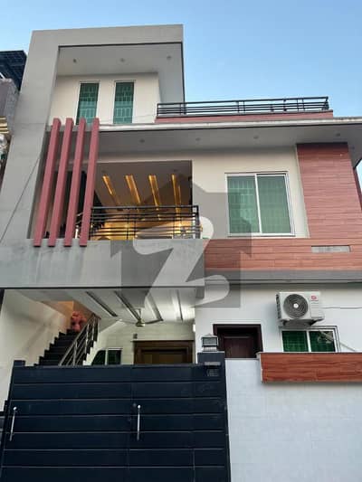 G-11/1 Brand New Proper Corner Double Storey House Size 25x50 For Sale