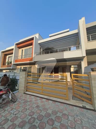 بحریہ انکلیو - سیکٹر سی 3 بحریہ انکلیو,بحریہ ٹاؤن,اسلام آباد میں 4 کمروں کا 10 مرلہ مکان 4.5 کروڑ میں برائے فروخت۔