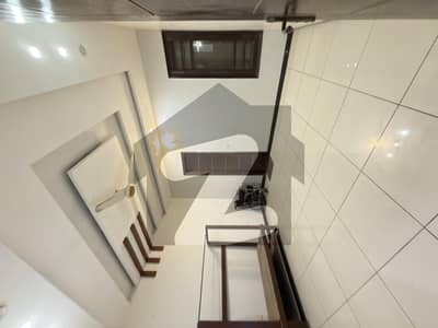 فیڈرل بی ایریا ۔ بلاک 12 فیڈرل بی ایریا,کراچی میں 9 کمروں کا 8 مرلہ مکان 6.5 کروڑ میں برائے فروخت۔