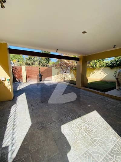 F-8 LIKE A BRAND NEW 05 Bedroom Executive Level House With Beautiful Garden For Rent