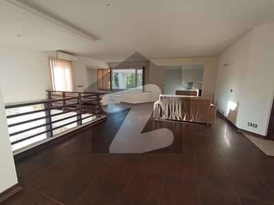 Beautiful House In F8