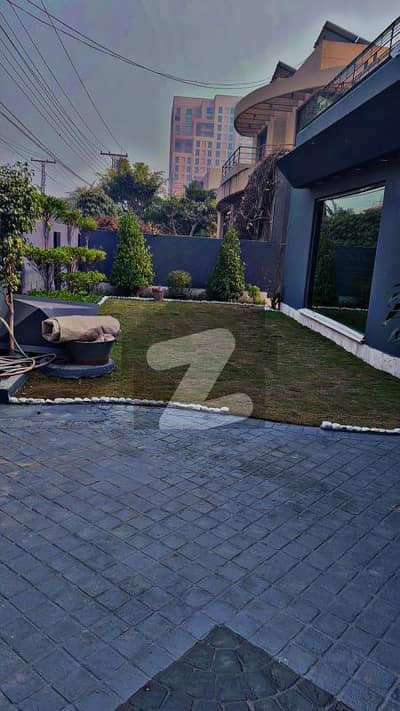 1 Kanal Like New House Available For Rent in DHA Phase 5 Near Park