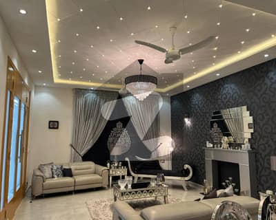 1 Kanal Artistic Design Bungalow With Full Basement For Sale | 6 Beds | T Block DHA Phase 8