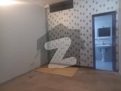 ای ۔ 11 اسلام آباد میں 10 مرلہ زیریں پورشن 1.0 لاکھ میں کرایہ پر دستیاب ہے۔