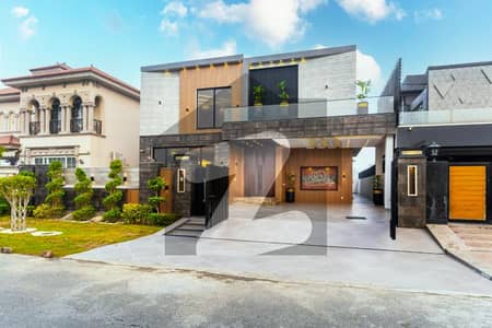 ڈی ایچ اے فیز 6 - بلاک سی فیز 6,ڈیفنس (ڈی ایچ اے),لاہور میں 5 کمروں کا 1 کنال مکان 7.85 کروڑ میں برائے فروخت۔