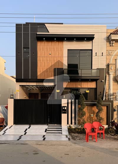 5 Marla Ultra Modern Facing Park House