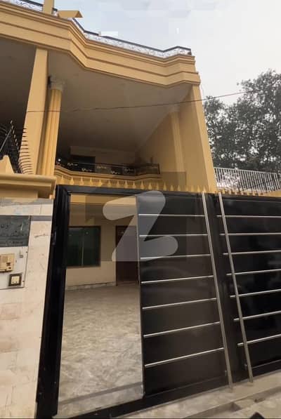 سمن آباد لاہور میں 5 کمروں کا 10 مرلہ مکان 1.6 لاکھ میں کرایہ پر دستیاب ہے۔