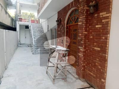 *G,10/3- 1 KANAL OPEN BASEMENT FOR RENT 4 BED ATTACHED BATH DD SERVANT 2 STORE SEPARATE GATE RENT 2,50,000*