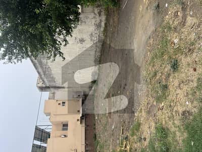 ڈی ایچ اے فیز 4 - بلاک ڈیڈی فیز 4,ڈیفنس (ڈی ایچ اے),لاہور میں 10 مرلہ رہائشی پلاٹ 3.74 کروڑ میں برائے فروخت۔