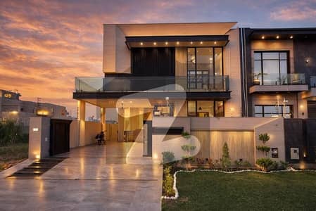 ڈی ایچ اے فیز 7 ڈیفنس (ڈی ایچ اے),لاہور میں 4 کمروں کا 10 مرلہ مکان 6.15 کروڑ میں برائے فروخت۔