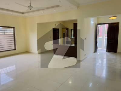 ای ۔ 11 اسلام آباد میں 6 کمروں کا 6 مرلہ مکان 4.75 کروڑ میں برائے فروخت۔