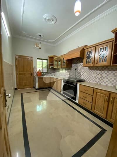 5 Beds Full Double Storey House Reasonable Rent