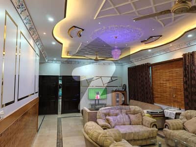 سادی ٹاؤن - بلاک 5 سعدی ٹاؤن,سکیم 33,کراچی میں 3 کمروں کا 10 مرلہ مکان 3.5 کروڑ میں برائے فروخت۔