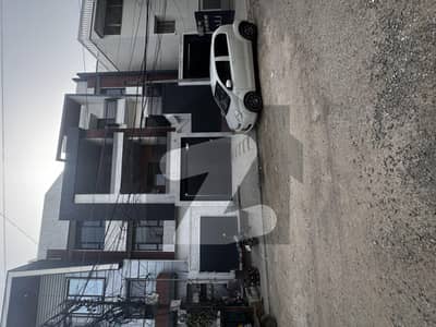 1000 Square Yards House In KDA Scheme 1 For rent