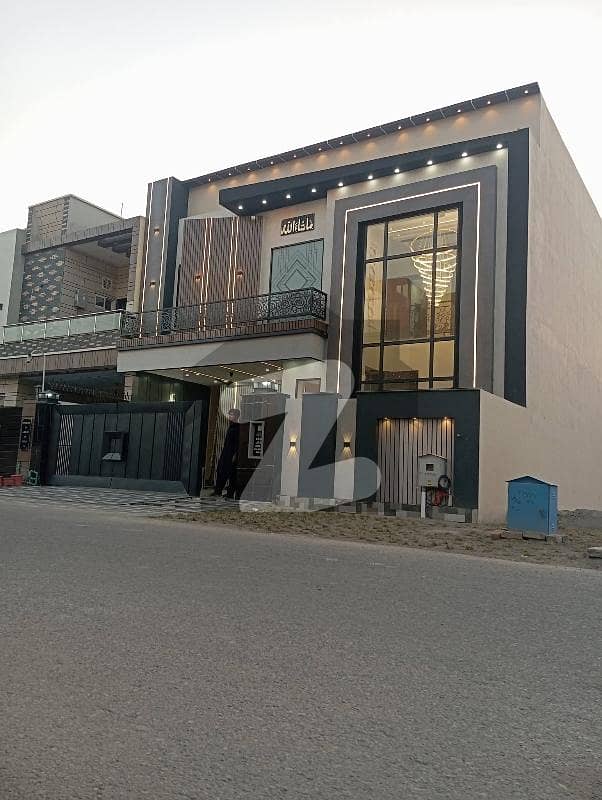 رائل آرچرڈ ملتان پبلک سکول روڈ,ملتان میں 5 کمروں کا 10 مرلہ مکان 3.4 کروڑ میں برائے فروخت۔ رائل آرچرڈ ملتان پبلک سکول روڈ,ملتان میں 5 کمروں کا 10 مرلہ مکان 3.4 کروڑ میں برائے فروخت۔