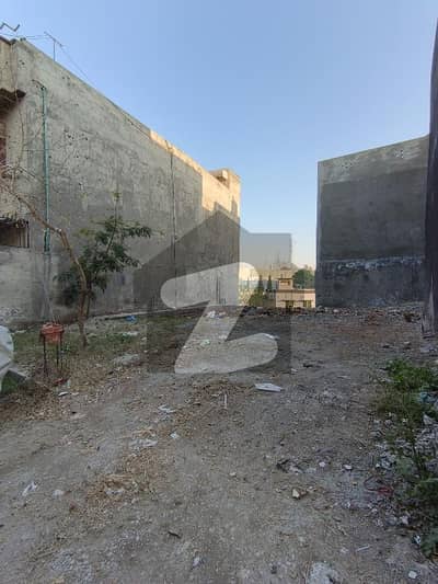 5 Marla plot for sale prime location