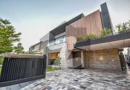 5 MARLA BRAND NEW MDERN HOUSE FOR SALE HOT LOCTION FACING PARK NEAR DOLMEN MALL