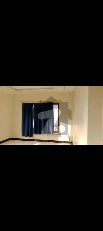 شاہراہِ فیصل کراچی میں 10 مرلہ دفتر 5.5 لاکھ میں کرایہ پر دستیاب ہے۔