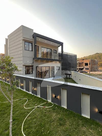 12 Marla Designer Double Unit Lawn House For Sale