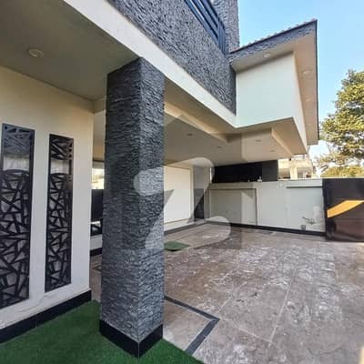 16 Marla Corner Fully Furnished Ground Portion For Rent