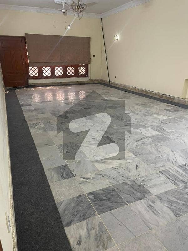 ایف ۔ 10 اسلام آباد میں 6 کمروں کا 1 کنال مکان 3.8 لاکھ میں کرایہ پر دستیاب ہے۔ ایف ۔ 10 اسلام آباد میں 6 کمروں کا 1 کنال مکان 3.8 لاکھ میں کرایہ پر دستیاب ہے۔