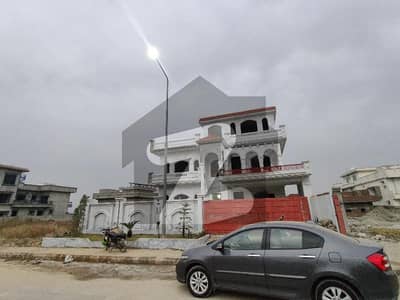 1 Kanal Double Storey Gray Structure For Sale