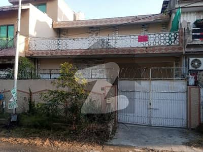 *G,10/4- 6 MARLA FULL HOUSE OLD LIVE ABLE HOUSE FOR RENT 3 BED 2 BATH DD BEST LOCATION NAYER TO PARK MOSQUE MARKET*