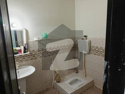 گلستانِِ جوہر ۔ بلاک 12 گلستانِ جوہر,کراچی میں 2 کمروں کا 3 مرلہ زیریں پورشن 30.0 ہزار میں کرایہ پر دستیاب ہے۔