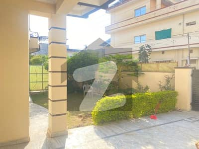 گلشن آباد سیکٹر 3 گلشن آباد,راولپنڈی میں 6 کمروں کا 1 کنال مکان 4.5 کروڑ میں برائے فروخت۔